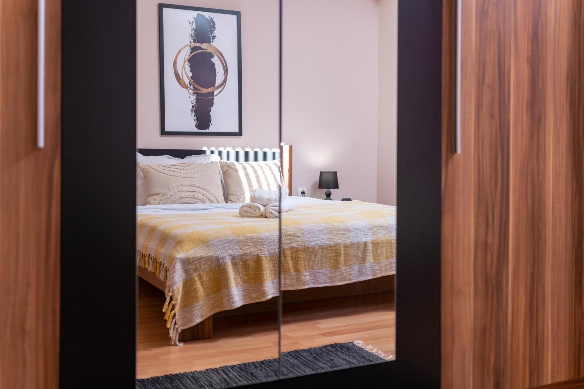 Comfortable 2Br Urban Getaway In City Center プロヴディフ エクステリア 写真