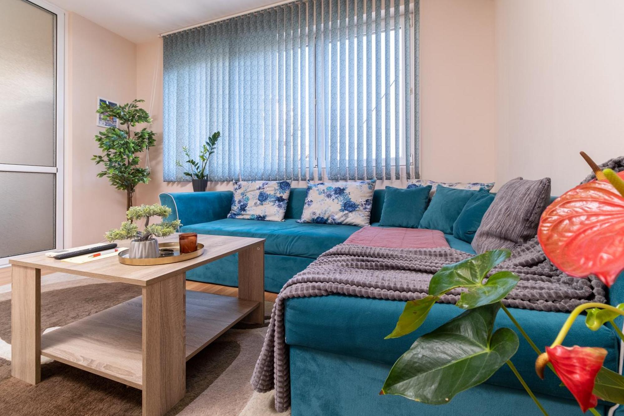 Comfortable 2Br Urban Getaway In City Center プロヴディフ エクステリア 写真
