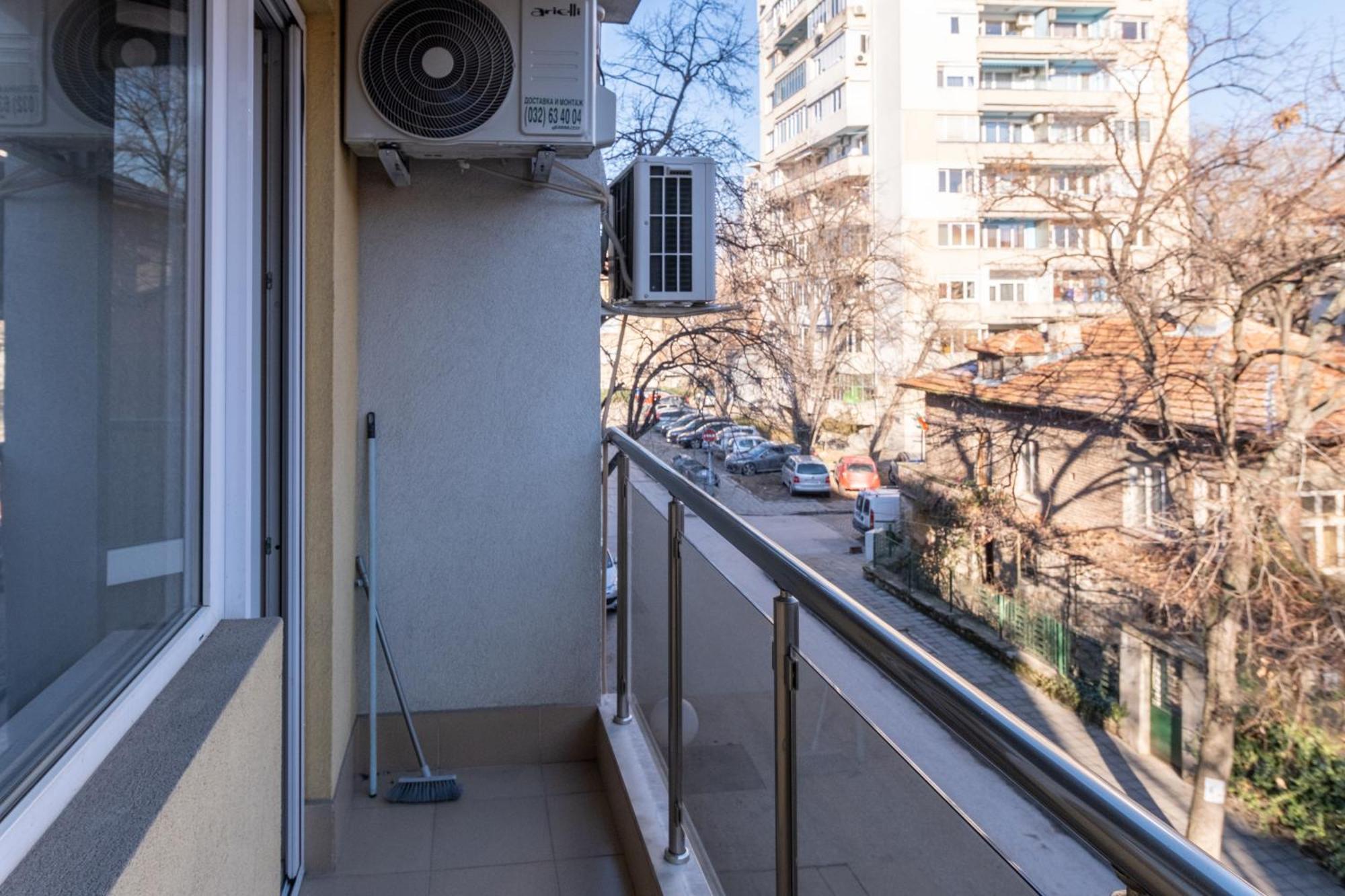 Comfortable 2Br Urban Getaway In City Center プロヴディフ エクステリア 写真