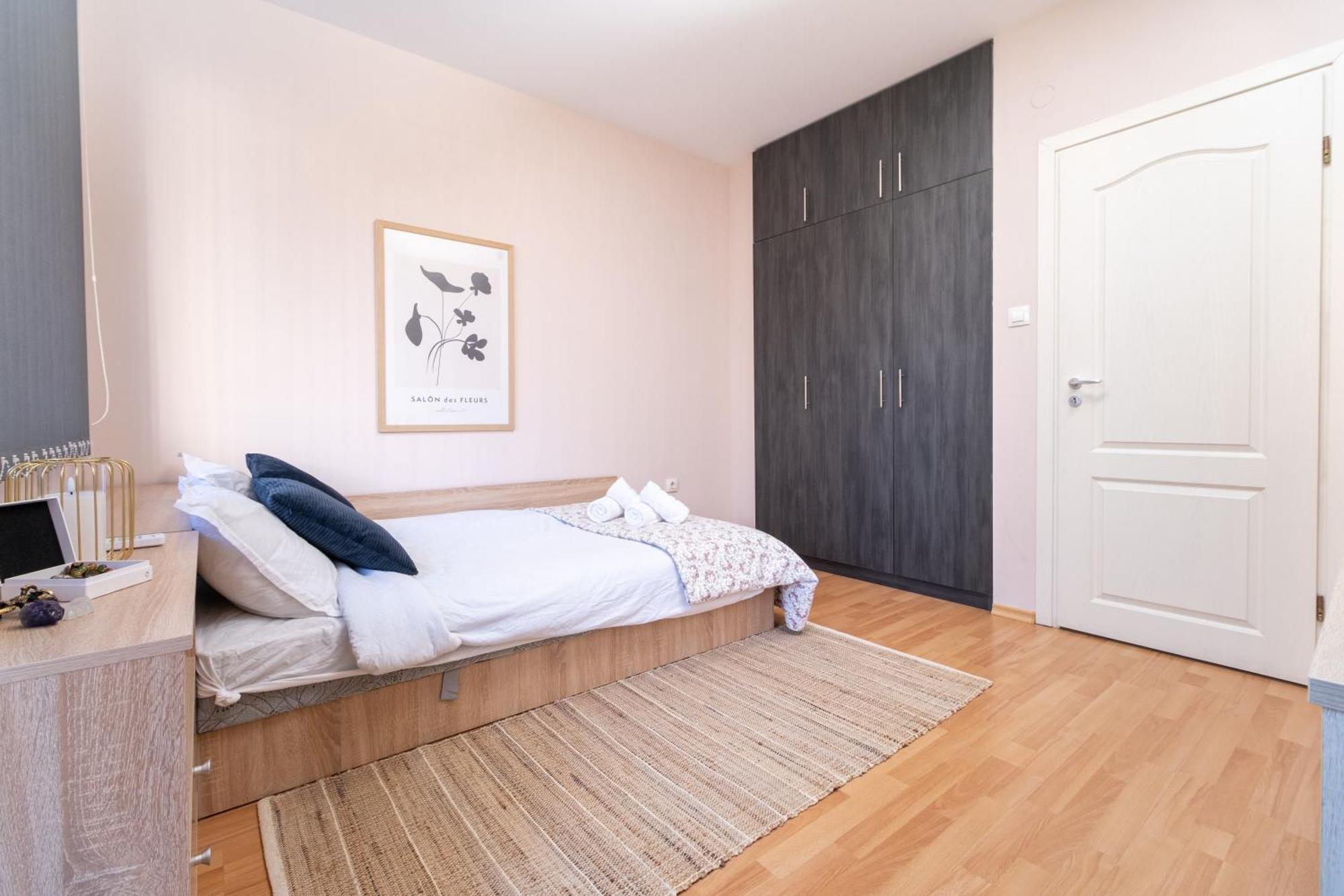 Comfortable 2Br Urban Getaway In City Center プロヴディフ エクステリア 写真