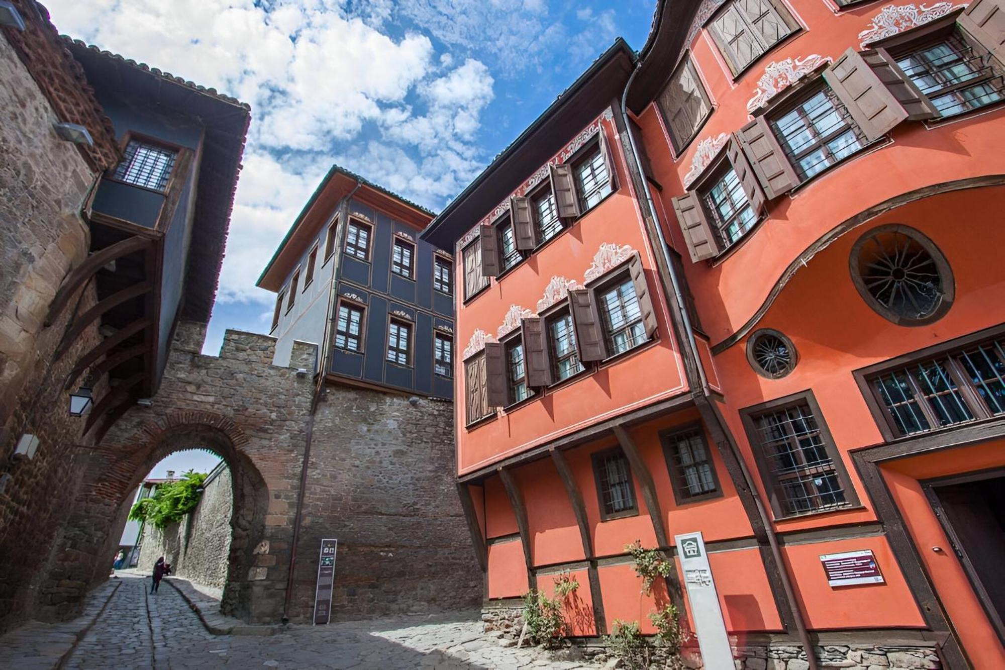 Comfortable 2Br Urban Getaway In City Center プロヴディフ エクステリア 写真